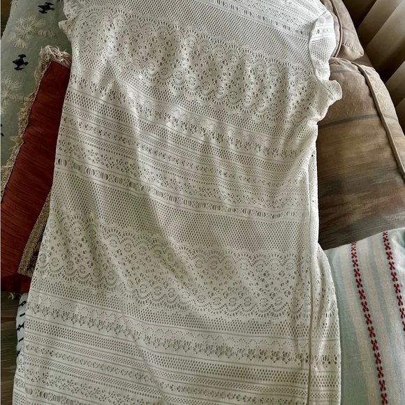Banana Republic Cream crochet lace dress , lined , size Medium, gently loved - Picture 11 of 13